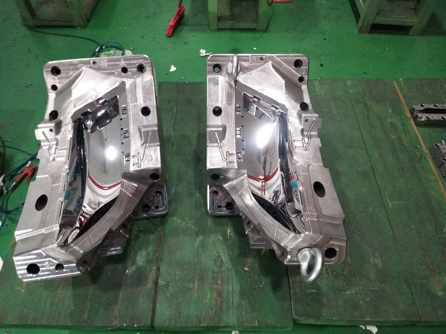 车灯模具抛光