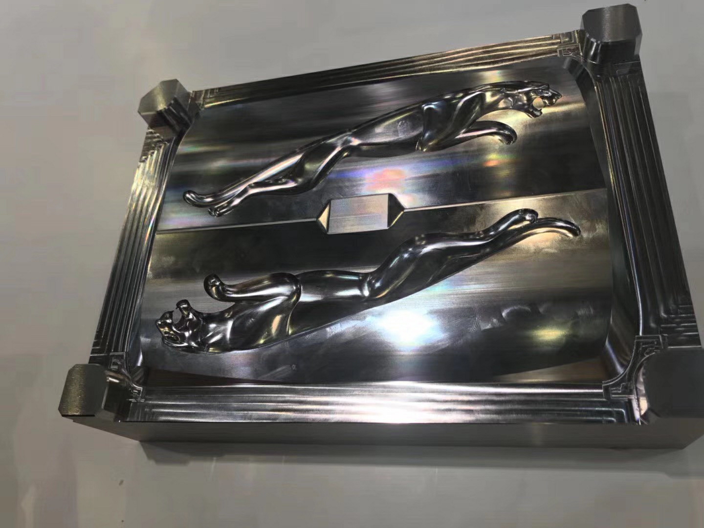 捷豹汽车模具抛光