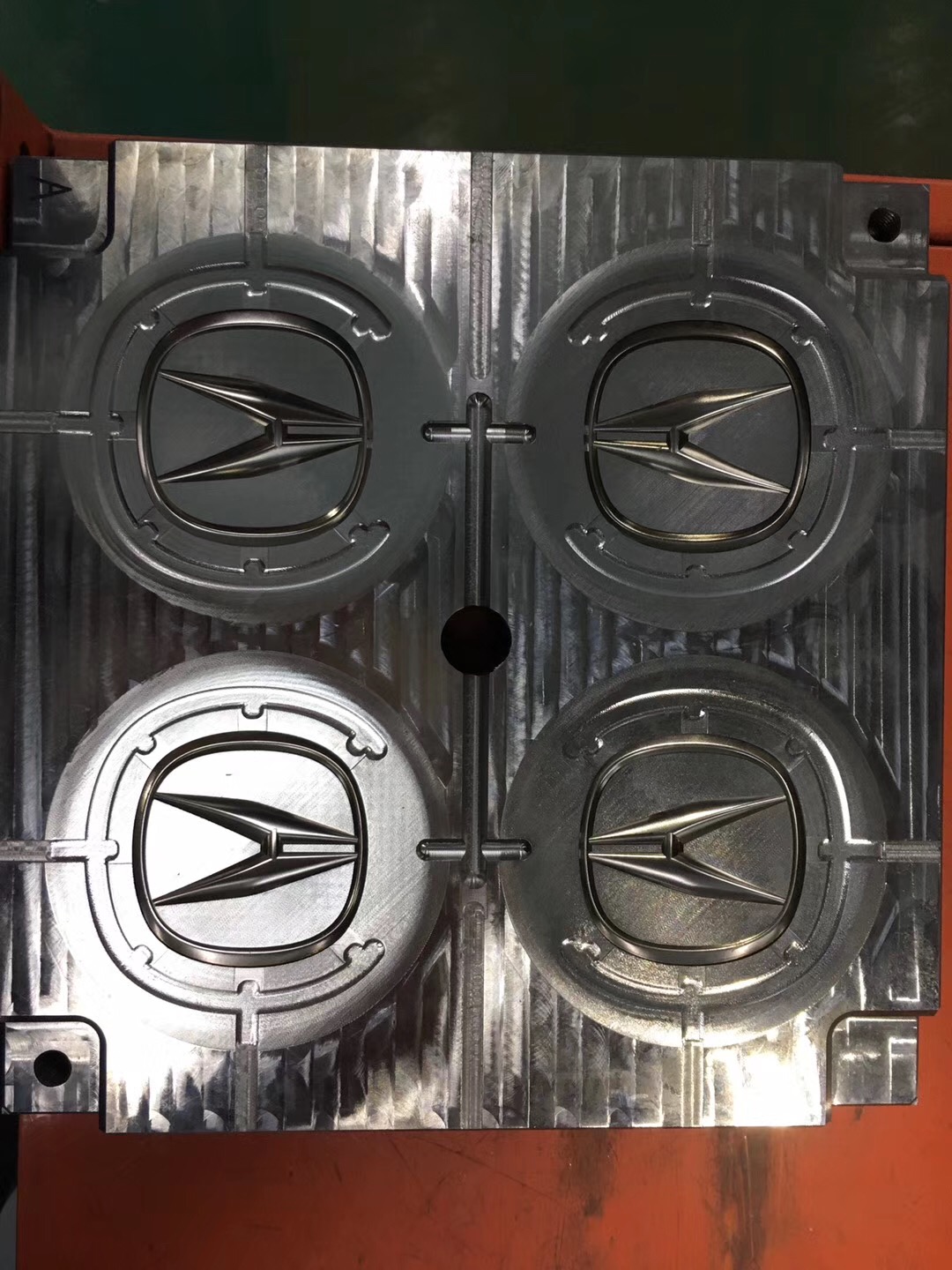 长安汽车模具抛光