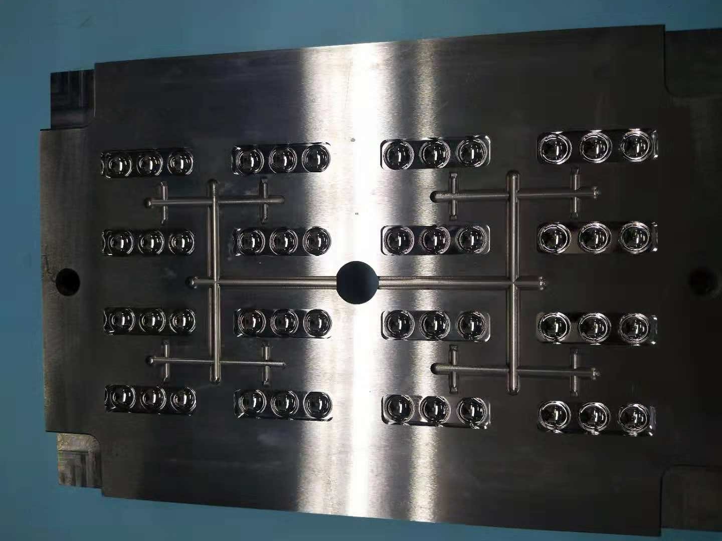 LED灯模具抛光